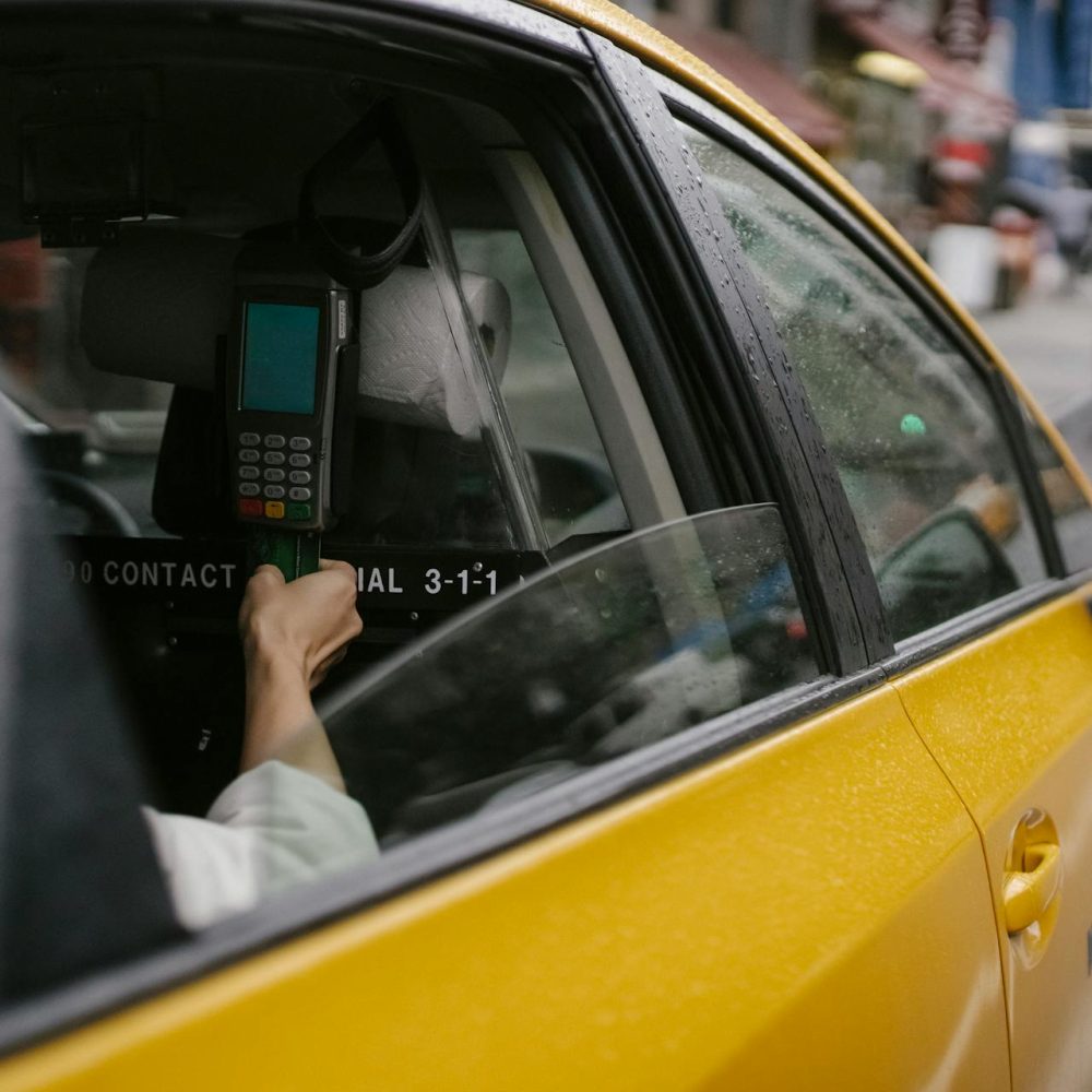 pexels-tim-samuel-5835277